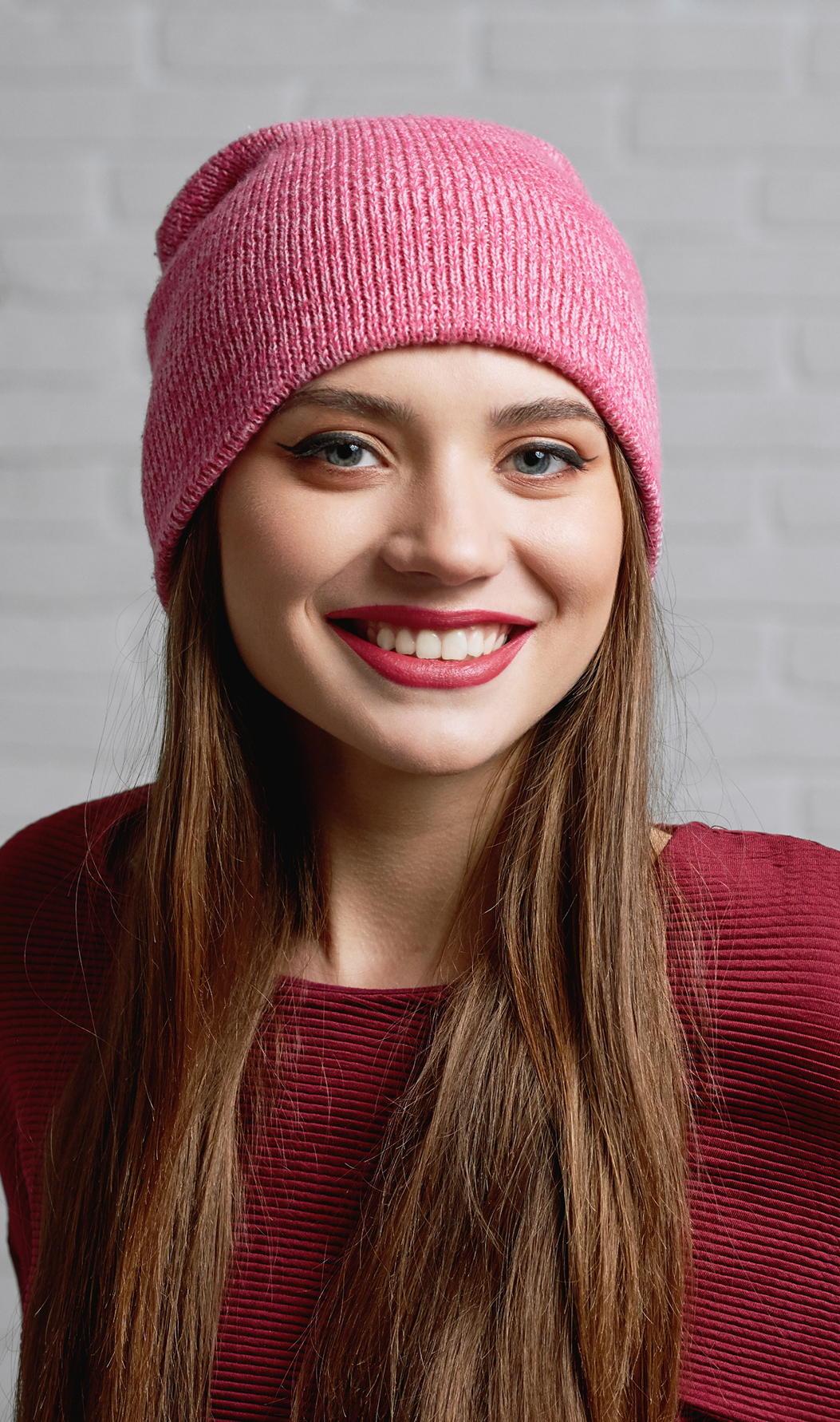 Classic ribbed beanie with a close-fitting shape and fold-over cuff